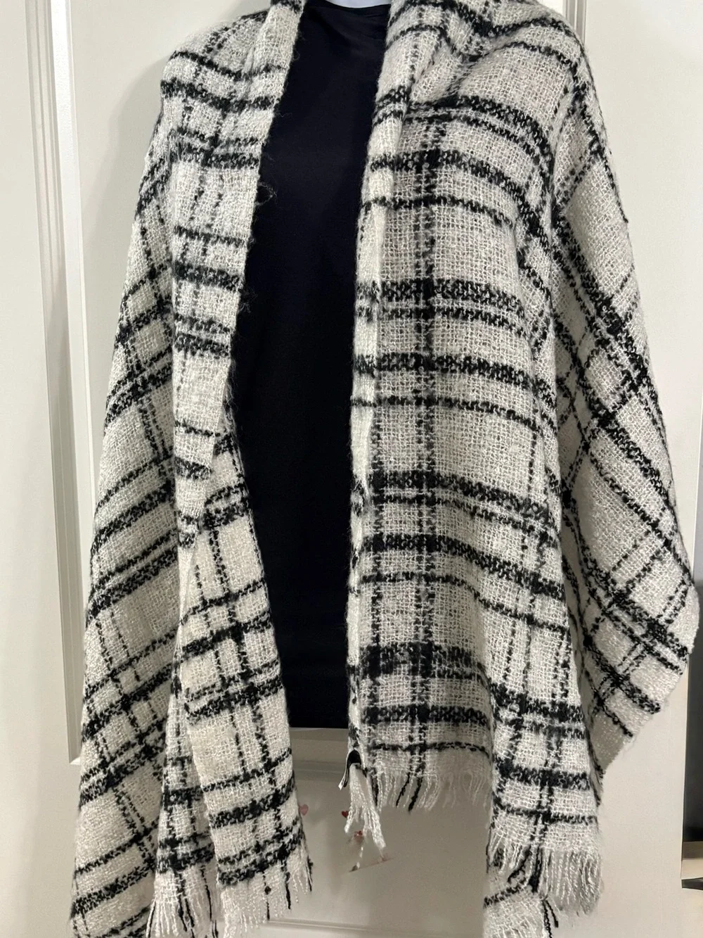 Apt. 9 Black & Cream Plaid Oversized Blanket Scarf Wrap Fringe